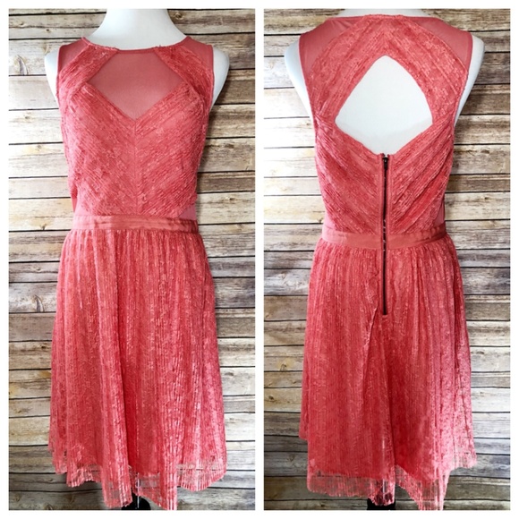 Guess Dresses & Skirts - Guess Coral Pink Crinkle Floral Lace Dress